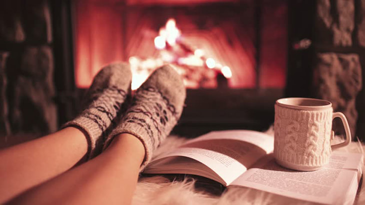 The ultimate Christmas romance reading list to lift your holiday spirits